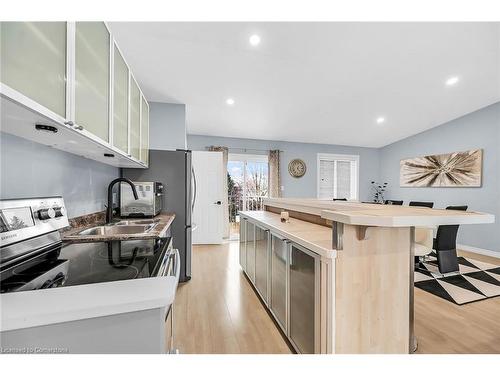 5372 Spruce Avenue, Burlington, ON - Indoor Photo Showing Kitchen