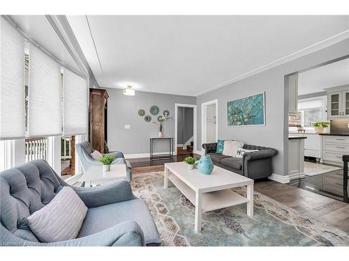 5372 Spruce Avenue, Burlington, ON - Indoor Photo Showing Living Room