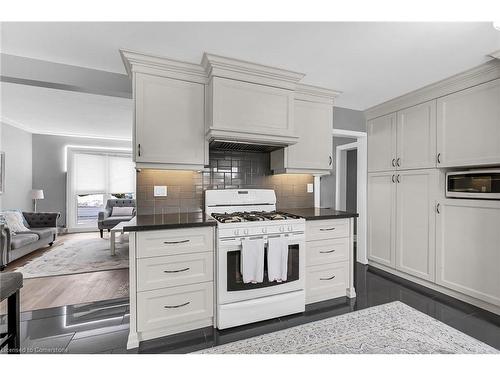 5372 Spruce Avenue, Burlington, ON - Indoor Photo Showing Kitchen