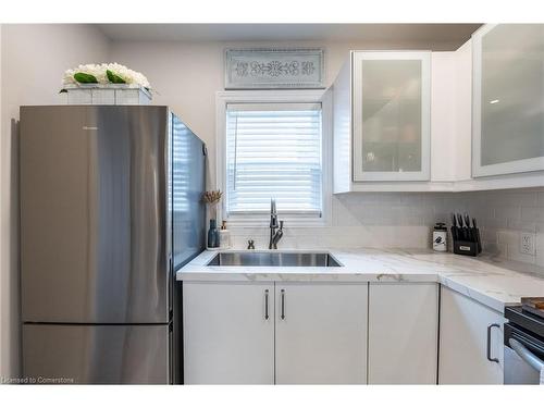 925 Garth Street, Hamilton, ON - Indoor Photo Showing Kitchen