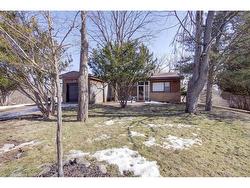 5 Homestead Avenue  Dundas, ON L9H 5Y6