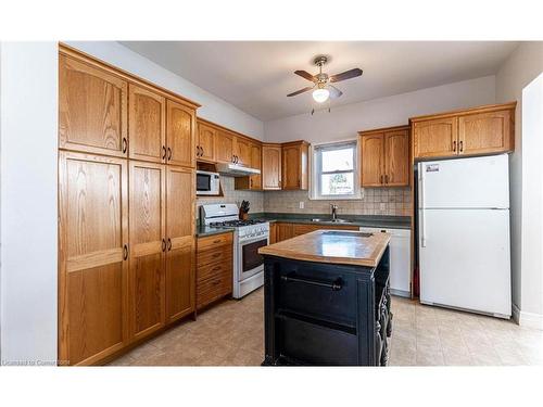 174 East 24Th Street, Hamilton, ON - Indoor Photo Showing Kitchen With Double Sink