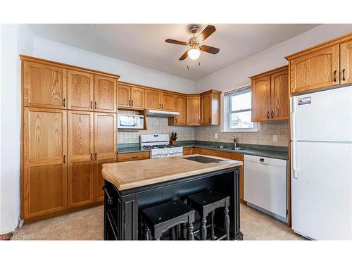 174 East 24Th Street, Hamilton, ON - Indoor Photo Showing Kitchen With Double Sink