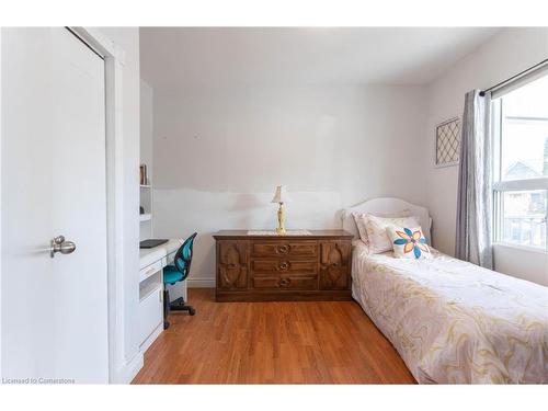 174 East 24Th Street, Hamilton, ON - Indoor Photo Showing Bedroom