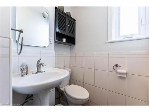 174 East 24Th Street, Hamilton, ON - Indoor Photo Showing Bathroom