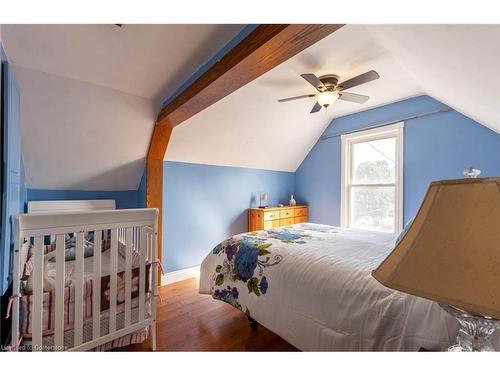 174 East 24Th Street, Hamilton, ON - Indoor Photo Showing Bedroom