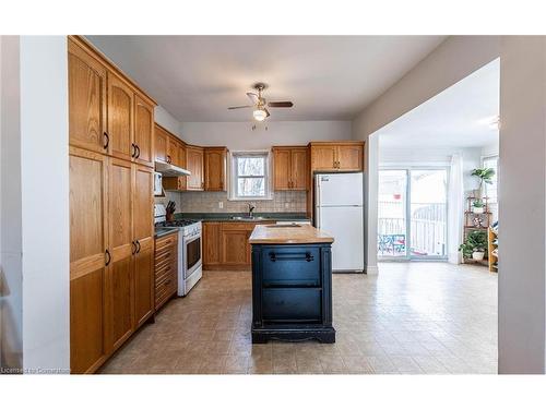 174 East 24Th Street, Hamilton, ON - Indoor Photo Showing Kitchen