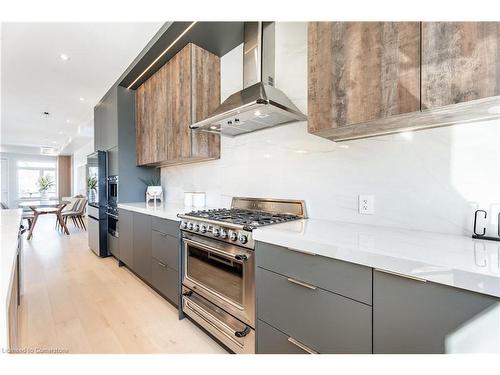 25 Shadyside Avenue, Hamilton, ON - Indoor Photo Showing Kitchen With Upgraded Kitchen