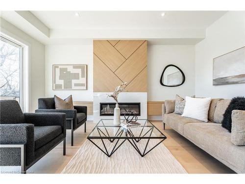 25 Shadyside Avenue, Hamilton, ON - Indoor Photo Showing Living Room With Fireplace