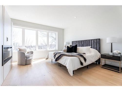 25 Shadyside Avenue, Hamilton, ON - Indoor Photo Showing Bedroom