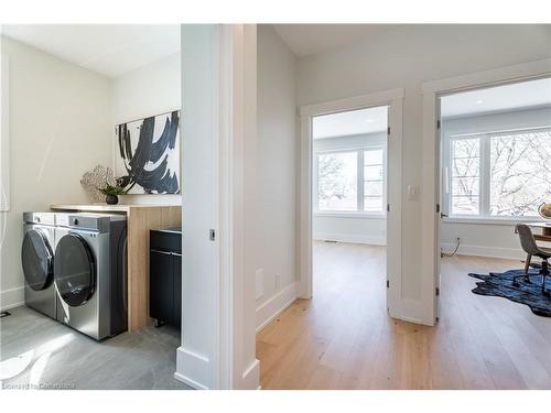 25 Shadyside Avenue, Hamilton, ON - Indoor Photo Showing Laundry Room