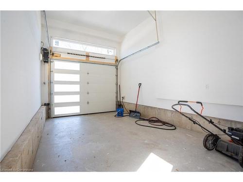 25 Shadyside Avenue, Hamilton, ON - Indoor Photo Showing Garage