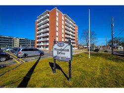 504-8 Woodman Drive S Hamilton, ON L8K 4C9