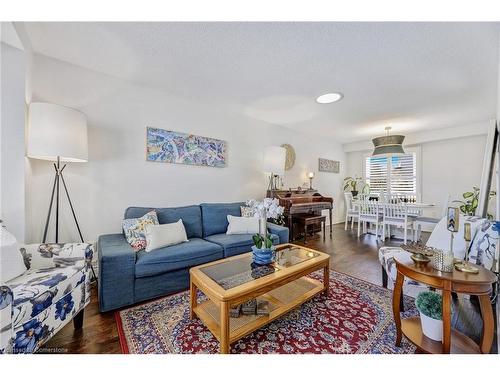 2430 Alder Drive, Burlington, ON - Indoor Photo Showing Living Room