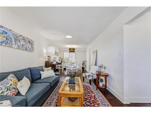 2430 Alder Drive, Burlington, ON - Indoor Photo Showing Living Room