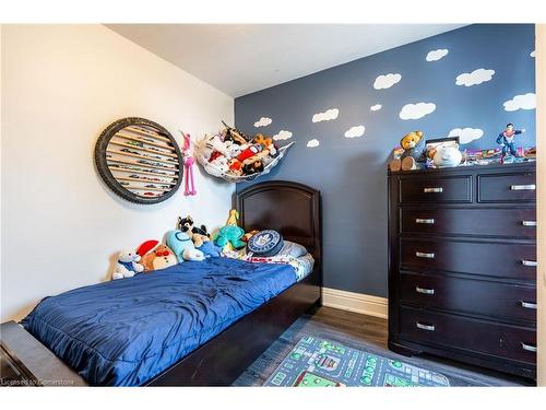 153 Connaught Avenue N, Hamilton, ON - Indoor Photo Showing Bedroom