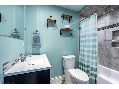 153 Connaught Avenue N, Hamilton, ON - Indoor Photo Showing Bathroom