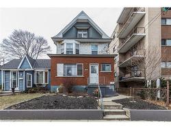 402 Dundurn Street S Hamilton, ON L8P 4L7