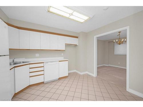 594 Forestwood Crescent, Burlington, ON - Indoor Photo Showing Kitchen With Double Sink