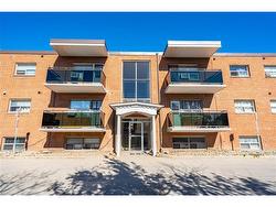 102-264 Oakdale Avenue  St. Catharines, ON L2P 2K4