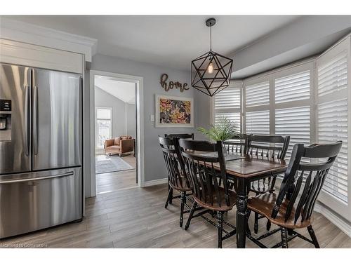 2031 Foster Court, Burlington, ON - Indoor Photo Showing Dining Room