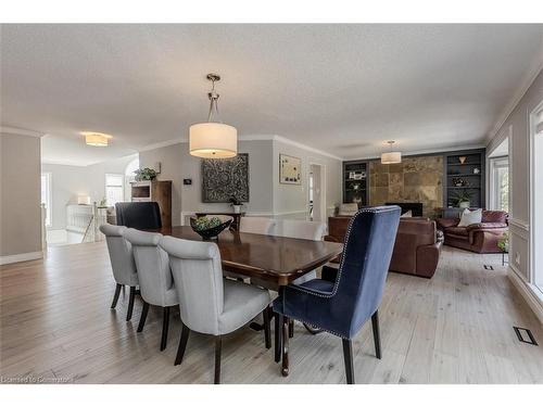 2031 Foster Court, Burlington, ON - Indoor Photo Showing Dining Room