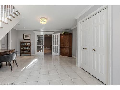 2031 Foster Court, Burlington, ON - Indoor Photo Showing Other Room