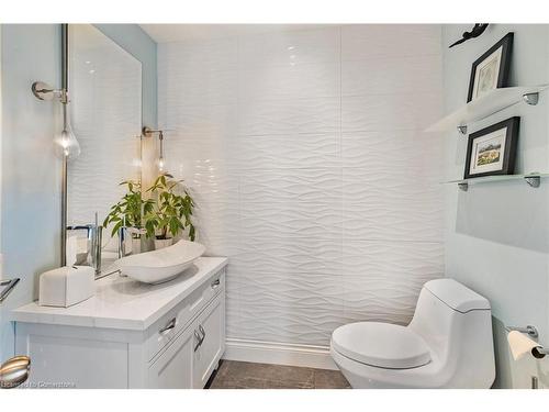 361 Mcnichol Crescent, Burlington, ON - Indoor Photo Showing Bathroom