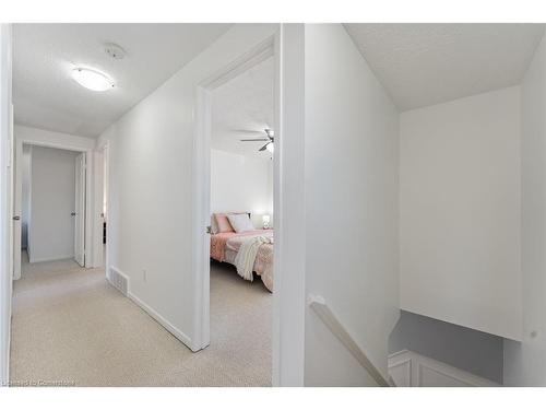 2225 Sheffield Drive, Burlington, ON - Indoor Photo Showing Other Room