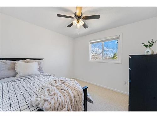 2225 Sheffield Drive, Burlington, ON - Indoor Photo Showing Bedroom