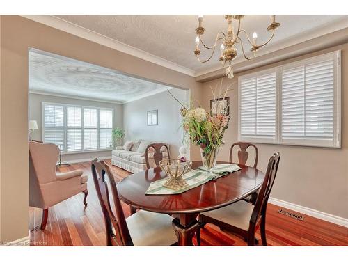 2137 Cleaver Avenue, Burlington, ON - Indoor Photo Showing Dining Room