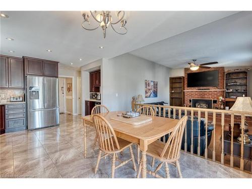 2137 Cleaver Avenue, Burlington, ON - Indoor Photo Showing Dining Room