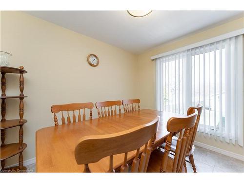 2459 Sinclair Circle, Burlington, ON - Indoor Photo Showing Dining Room