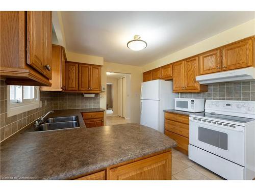 2459 Sinclair Circle, Burlington, ON - Indoor Photo Showing Kitchen With Double Sink