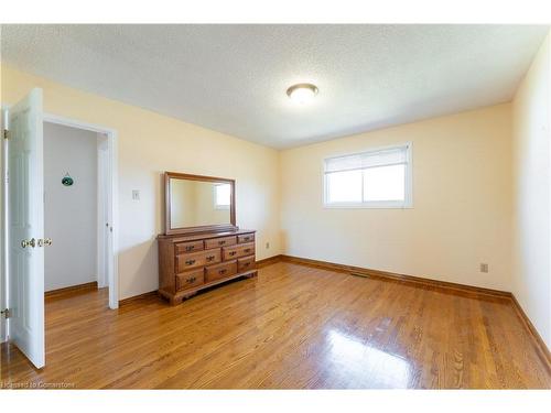 2459 Sinclair Circle, Burlington, ON - Indoor Photo Showing Other Room