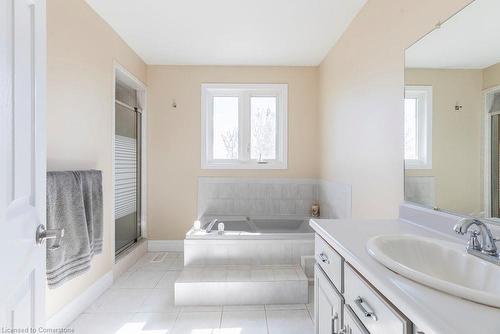 2456 Overton Drive, Burlington, ON - Indoor Photo Showing Bathroom