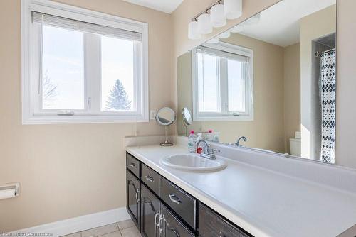 2456 Overton Drive, Burlington, ON - Indoor Photo Showing Bathroom