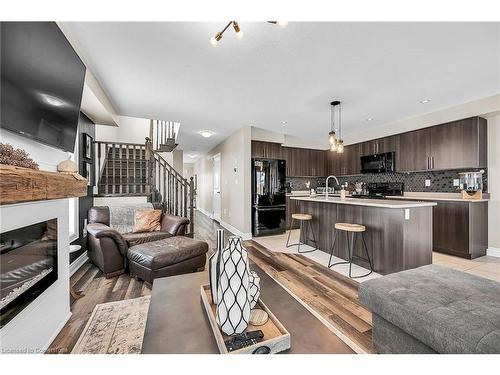 64 Arnold Marshall Boulevard, Caledonia, ON - Indoor Photo Showing Kitchen