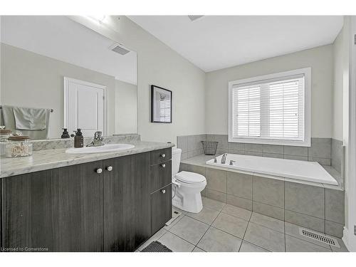 64 Arnold Marshall Boulevard, Caledonia, ON - Indoor Photo Showing Bathroom