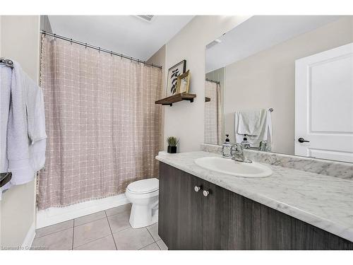 64 Arnold Marshall Boulevard, Caledonia, ON - Indoor Photo Showing Bathroom