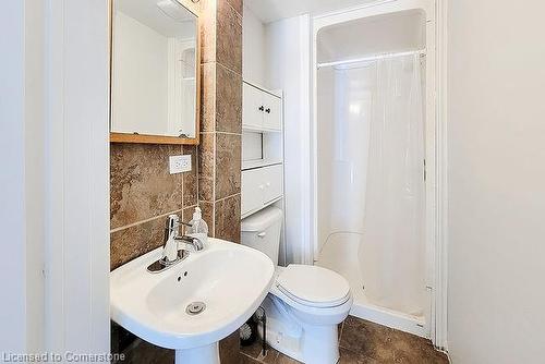 23 Queensdale Avenue W, Hamilton, ON - Indoor Photo Showing Bathroom