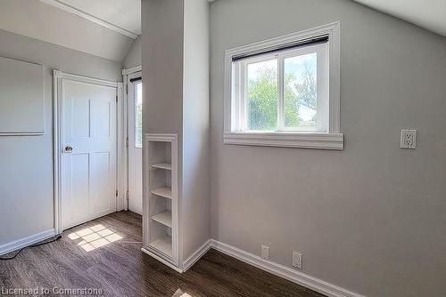 23 Queensdale Avenue W, Hamilton, ON - Indoor Photo Showing Other Room