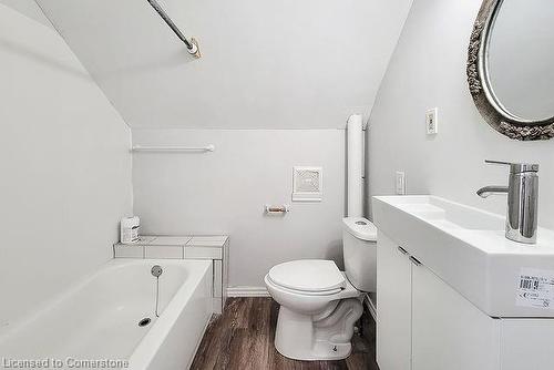 23 Queensdale Avenue W, Hamilton, ON - Indoor Photo Showing Bathroom