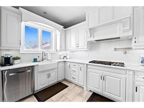 211 Lewis Road, Stoney Creek, ON - Indoor Photo Showing Kitchen With Upgraded Kitchen