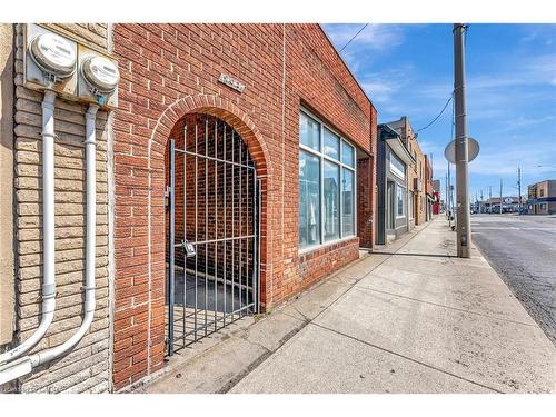 893 Barton Street E, Hamilton, ON 