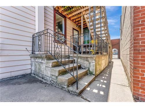 893 Barton Street E, Hamilton, ON 