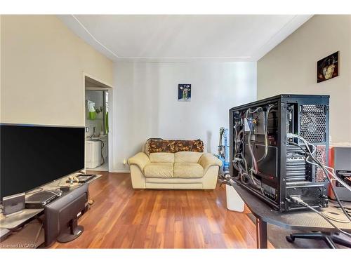 893 Barton Street E, Hamilton, ON 