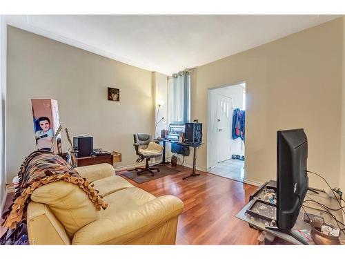 893 Barton Street E, Hamilton, ON 