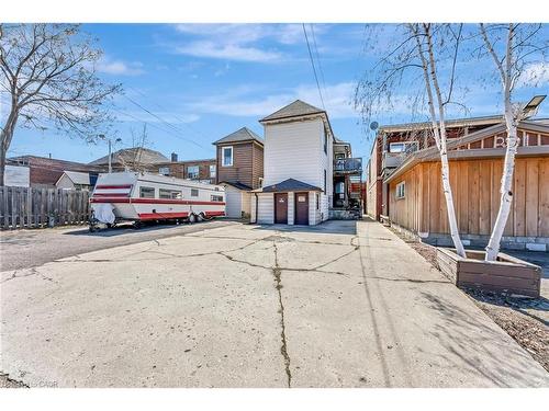 893 Barton Street E, Hamilton, ON 