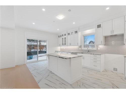 22 Roselawn Avenue, Ancaster, ON - Indoor Photo Showing Kitchen With Upgraded Kitchen